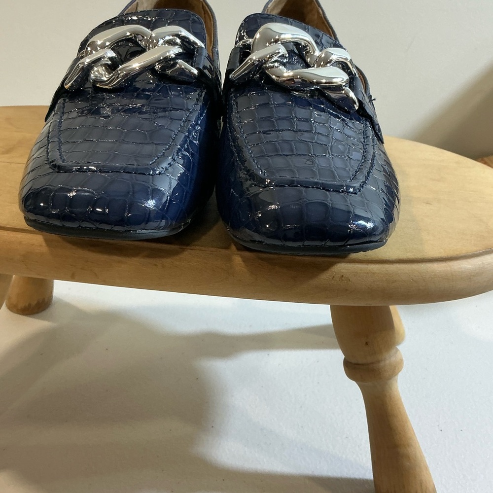 Donald Pliner Bristol Navy Croc Patent Leather Loafers Women’s 8.5 - Picture 2 of 12